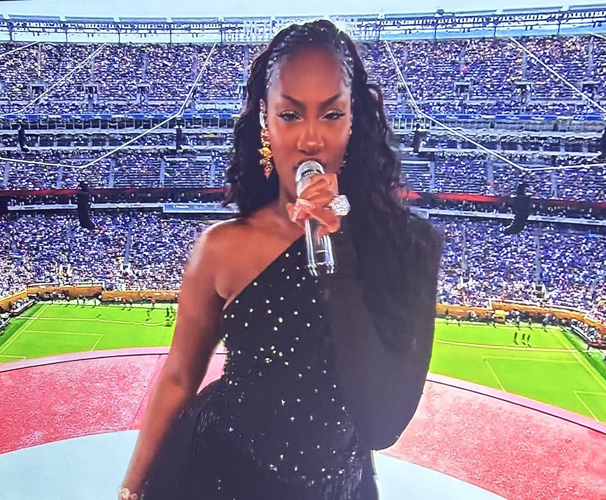 Tems the woman that you are 🔥

#FIFAClubWorldCup2025