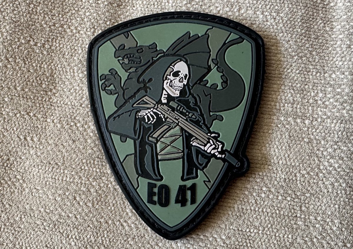 2025 vs 2022

Hace 3 años, en julio de 2022, trabajé por primera vez con un equipo del MOE del <a href="/EjercitoTierra/">Ejército de Tierra 🇪🇸</a>: el equipo 41 del GOE IV.

Hoy, 3 años después, en julio de 2025, he vuelto a coincidir con el mismo. Caras nuevas, otras que ya no están, pero la misma calidad humana.