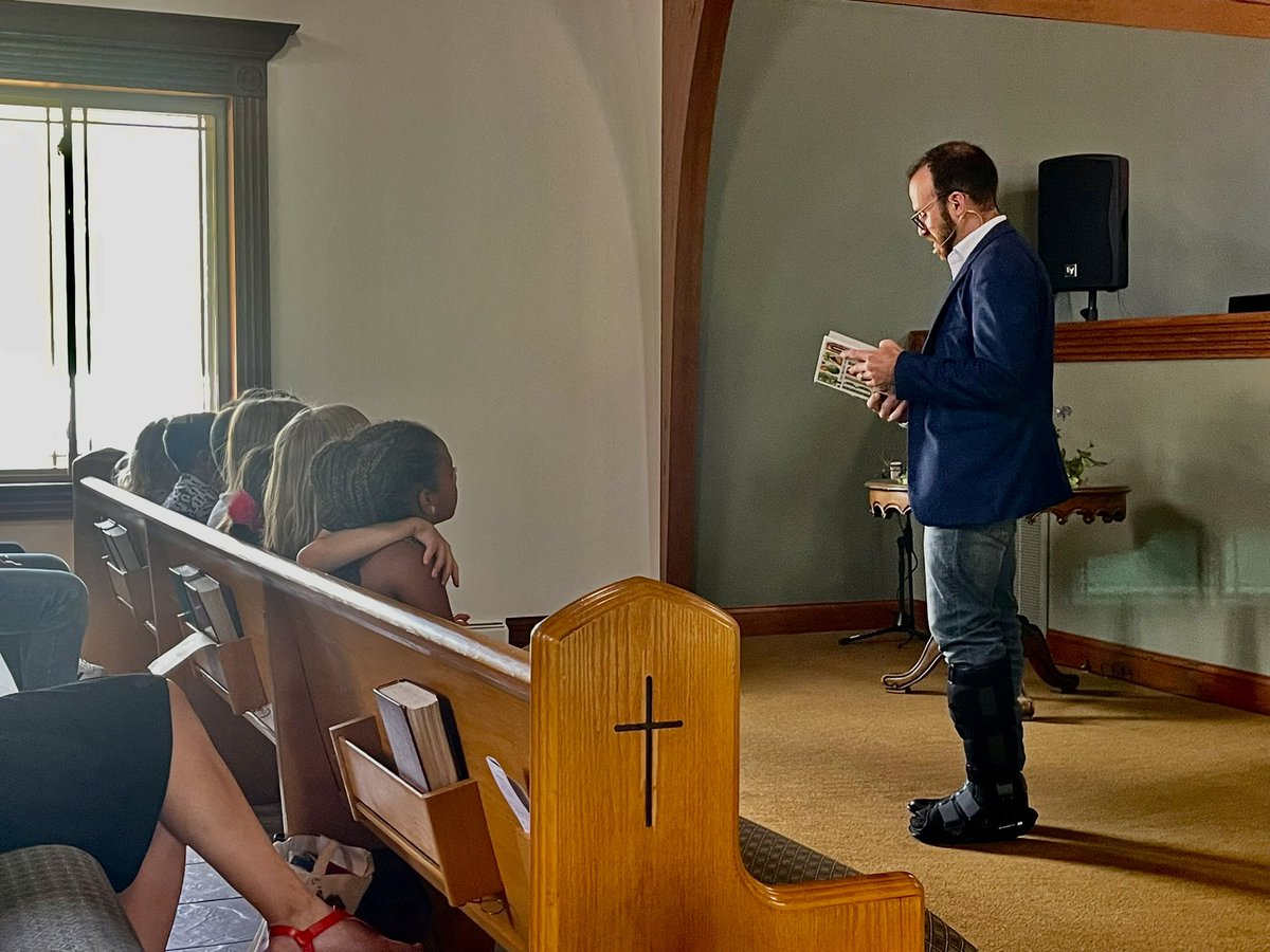 kennysilva's tweet image. Light crowd for the kiddos this morning, but I do still love reading stories to our covenant children during the worship service. Let the children worship!