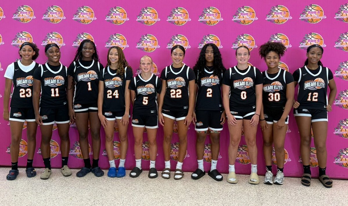 Great weekend in Louisville, KY at #Run4Roses Our awesome 2030 team finished 3-1 in the Aqua division after a loss vs the number two team in the event. Based on the results it looks like we were the 3rd strongest team out of 90 in our age group! Keep up the good work ladies!