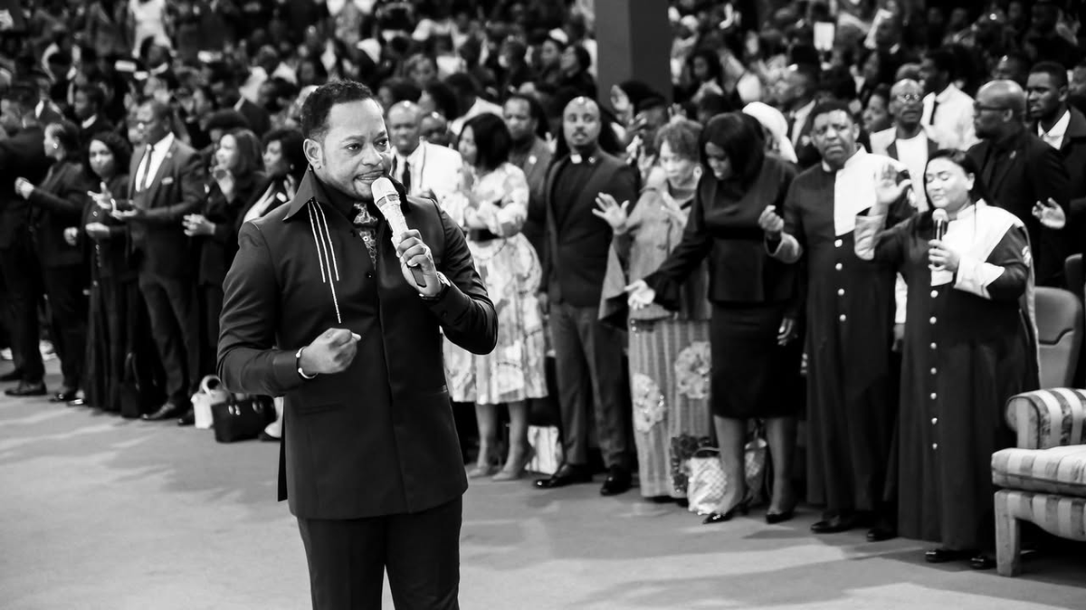 AlphLukau's tweet photo. The Word of the Lord over your life is unshakable.
Heaven and earth may pass, but His word concerning you will not pass. You will walk into every prophecy, fulfil every promise, and see the full manifestation of His plan!
You are backed by a consistent, trustworthy, reliable, covenant-keeping God.

Even when people fail, God will not fail you. Even when helpers walk away, Jehovah remains. Because He remembers His covenant with you forever! [Psalm 105:8]
#propheticword #manifestation #Godsplan #newweeknewgoals #AlphLukau