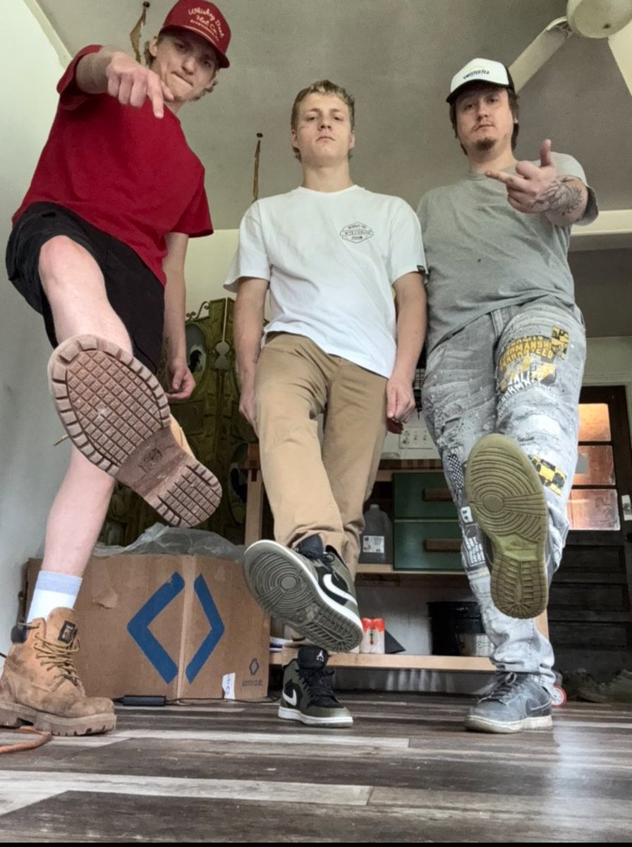 AlphaKingNike tweet media