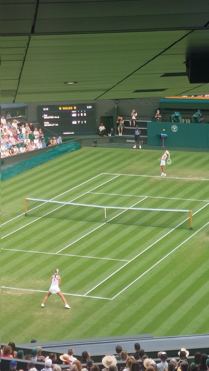 OskiSozanski's tweet photo. Wygląda na to, że w Londynie oglądałem Mistrzów @Wimbledon 😁🎾🥳

Brawo @iga_swiatek 👏🏆👏 @janniksin 🍓🌱 Wspaniały turniej.

#Wimbledon #Wimbledon2025 #Wimbledon25 #WimbledonFinal #SW19 #CentreCourt #London #CzasNaTenis #Tennis #1GA #Świątek #IgaSwiatek #Sinner #SinnerAlcaraz https://t.co/CWVp3hhydZ