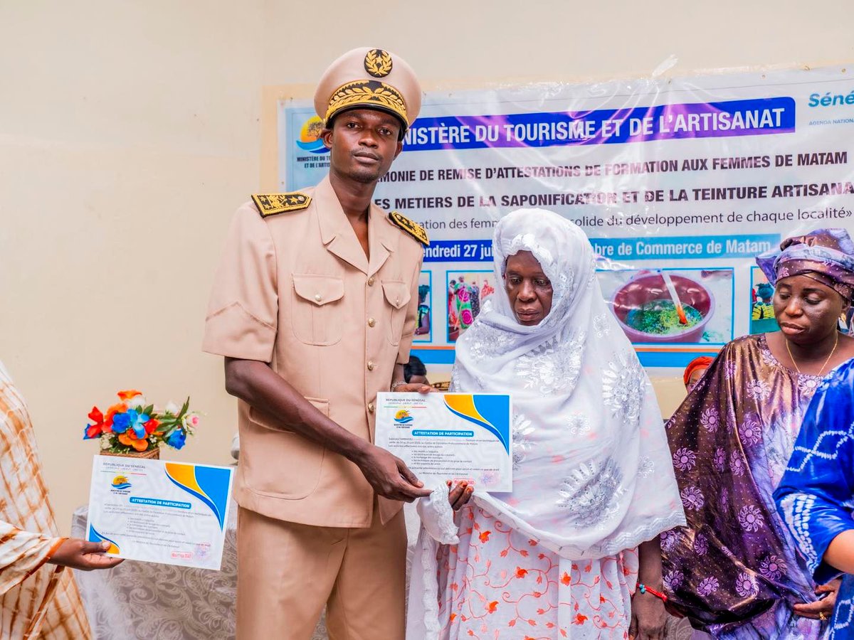 dirartisanat's tweet image. Retour en images sur la remise d’attestations à 50 femmes de Matam, formées en saponification et teinture artisanale.
#Artisanat #Formation #Matam #Sénégal #Autonomisation #Femmes