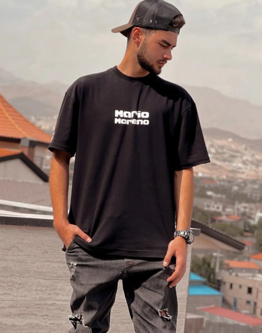 <a href="/MohammadSaam_M/">محمدسام</a> خیلی خوشگل و خوشتیپه نه؟!
دیگه زنده نیست
جمهوری‌اسلامی کشتش
به خاطر همین یه نفرم که شده تا ابد از جمهوری‌اسلامی متنفرم
#حمیدرضا_روحی