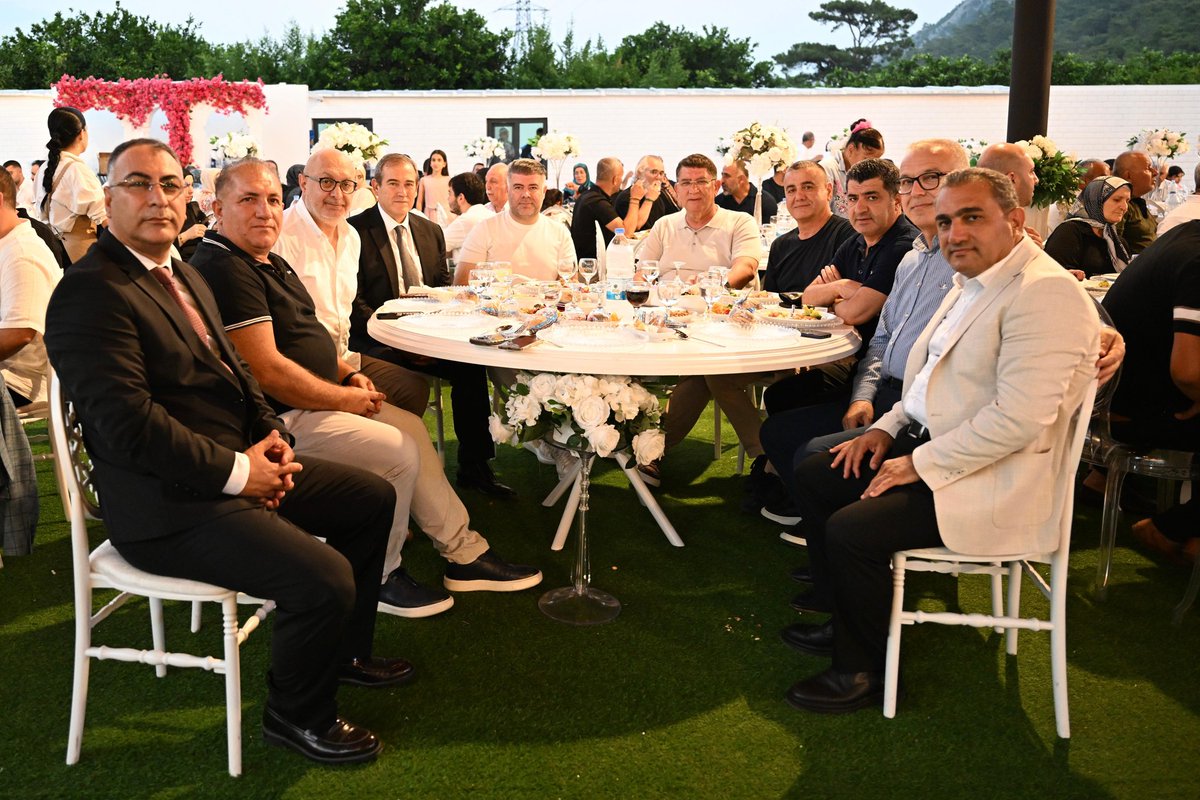 ATSO 30. Grup İnşaat Faaliyetleri Meclis Üyemiz Hasan Tunç'un kıymetli oğlu Fırat ve Gökçe kardeşlerimizin düğün merasimine; Antalya Vali Yardımcımız Sayın Dr. Suat Seyitoğlu ve Kıymetli başkanlarımız ile birlikte katılarak nikah töreninlerinde şahitlik ettik.

Tunç ve Gülhan