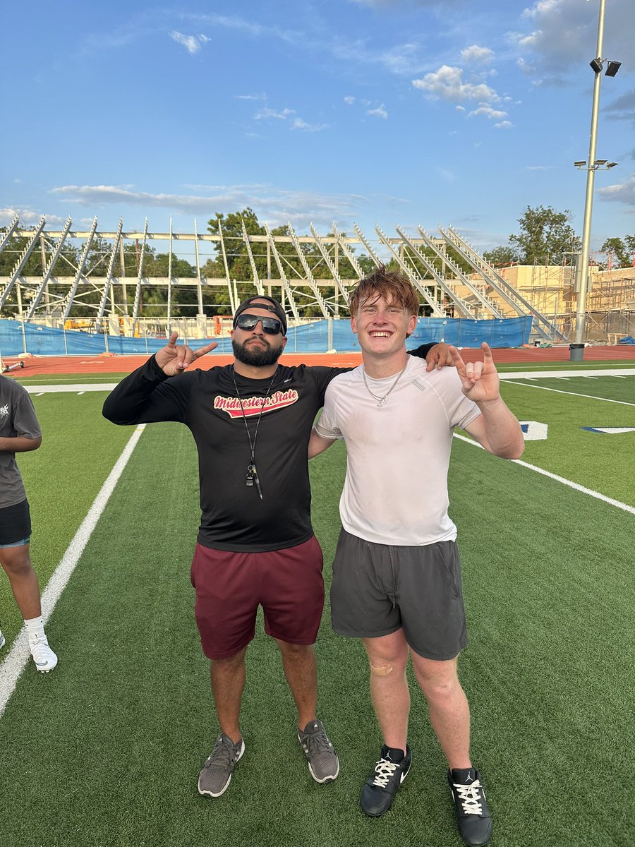 Brady Hopper (@bradyhopp) on Twitter photo Had a great time at the <a href="/MSUTexasFB/">Midwestern State Football</a> football camp competing and learning.
<a href="/coachfrazierMSU/">Coach Blake Frazier</a> <a href="/d_hunter32/">Coach Hunter</a> <a href="/amsler_drew/">Drew Amsler</a> Had a great time at the <a href="/MSUTexasFB/">Midwestern State Football</a> football camp competing and learning.
<a href="/coachfrazierMSU/">Coach Blake Frazier</a> <a href="/d_hunter32/">Coach Hunter</a> <a href="/amsler_drew/">Drew Amsler</a>