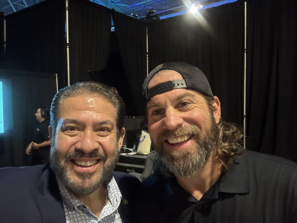 AdrianGarciaHTX's tweet image. Just heard the powerful life’s story of #JonDorenbos, former @Eagles #LongSnapper. He did some magic card tricks which were cool to watch but his story was extremely powerful. Among some of his points was #ProtectWhatYouLove, #ForgivenessIsFreedom and #KeepBeingYou!! 🦅🏈❤️🙏🏼