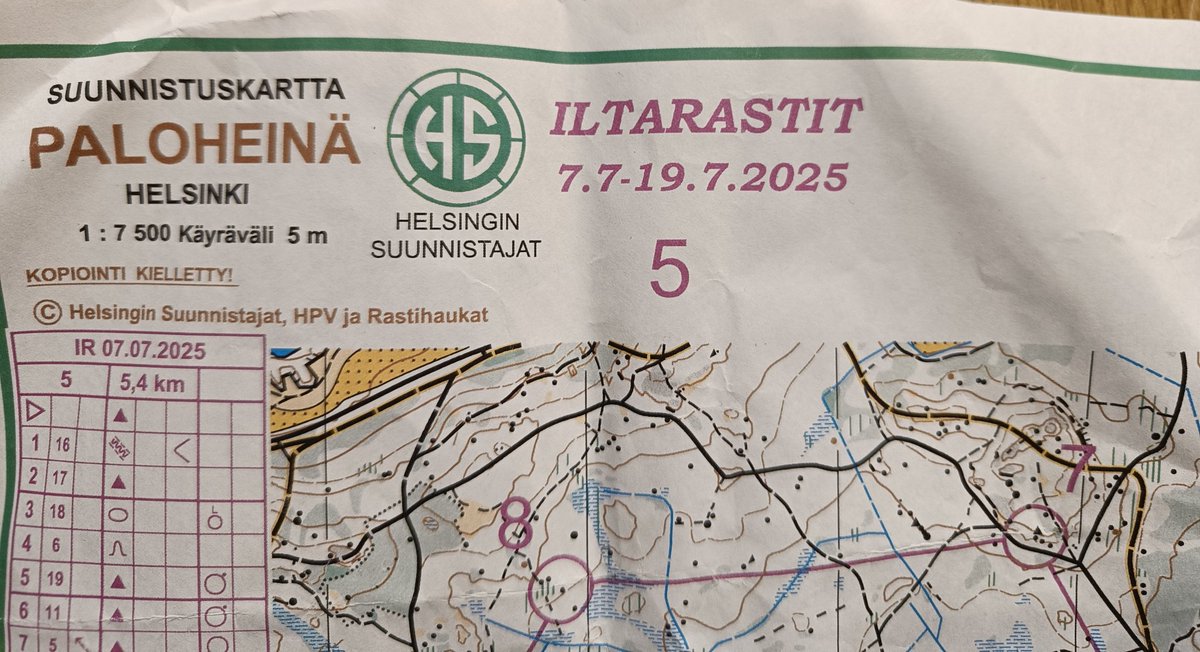 Rankka suunnistus omatoimirasteilla, viiden kilometrin rata +27 asteen helteessä. #iltarastit #paloheinä #suunnistus