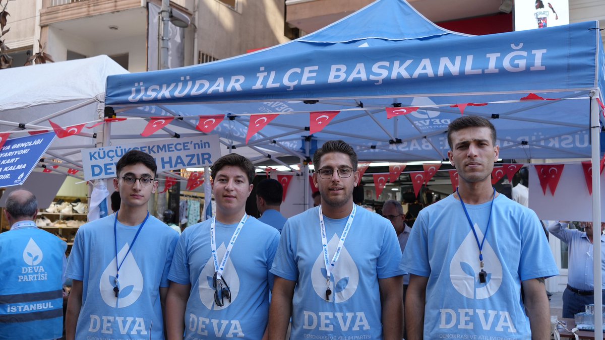 GMYK Üyemiz Fatma Özbayram, İstanbul İl Başkanımız Ali Hakan Ağaoğlu ve teşkilatımızla birlikte Küçükçekmece'de halkımıza deprem farkındalığı için düdük hediye ettik, ikramlarda bulunduk.

Nice etkinliklerde buluşmak dileğiyle.