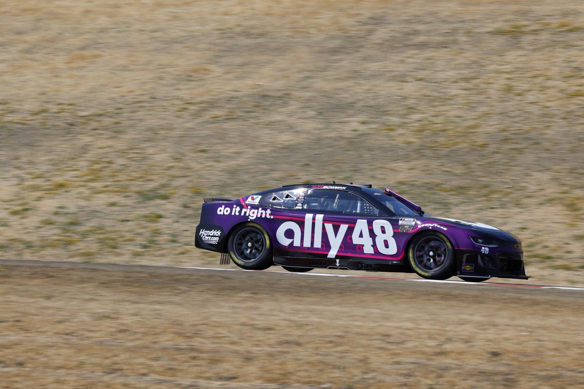 Green flag on Stage 2! <a href="/Alex_Bowman/">Alex Bowman</a> and the #Ally48 restart P11.