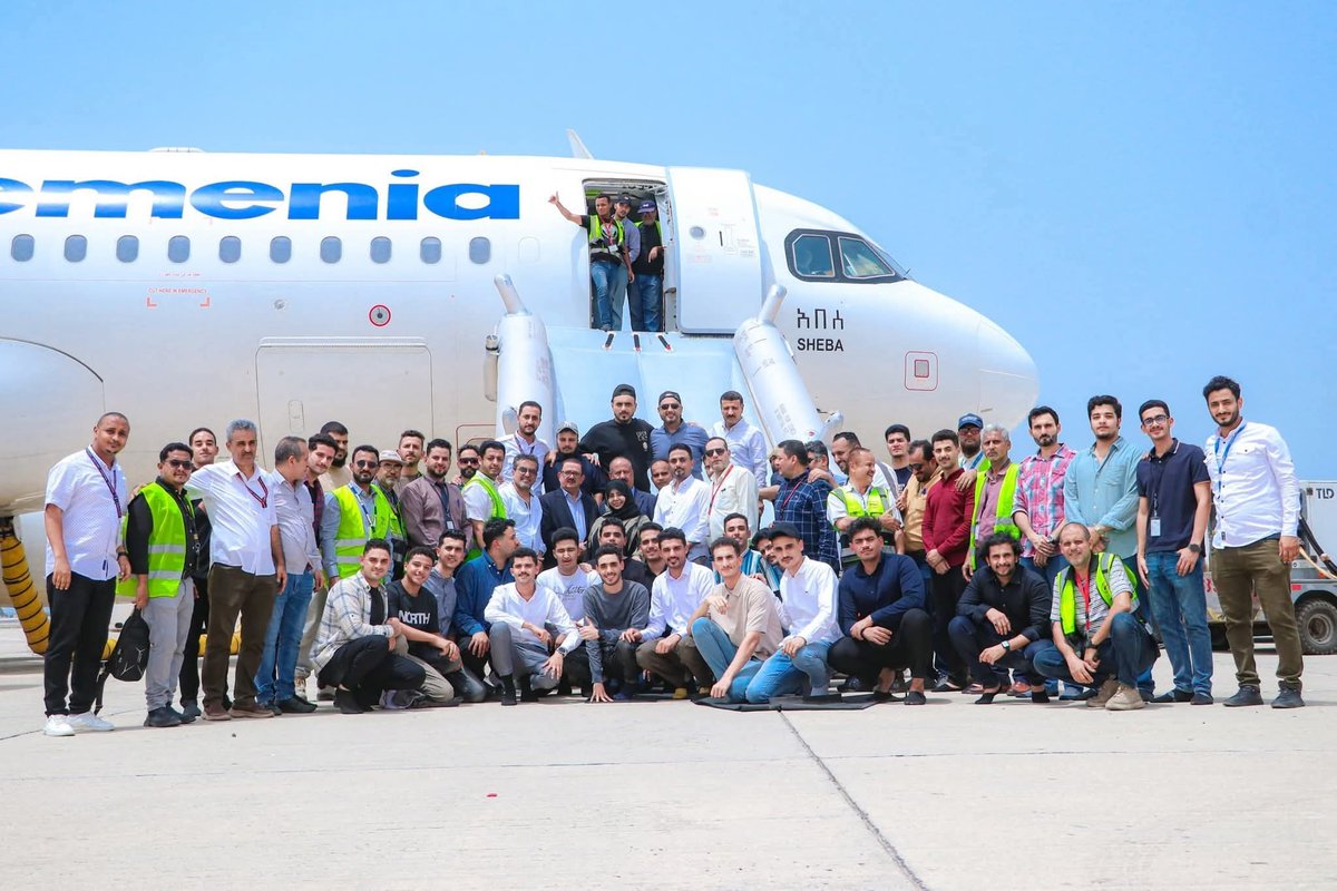 عدن ..
تخرج دفعة جديدة من الضيافة الجوية  بعد التدريبات النهاية التي تمت بنجاح .. 
مرحبا بكم على متن الخطوط الجوية اليمنية  ، الضيافة الاصيلة 

#عدن