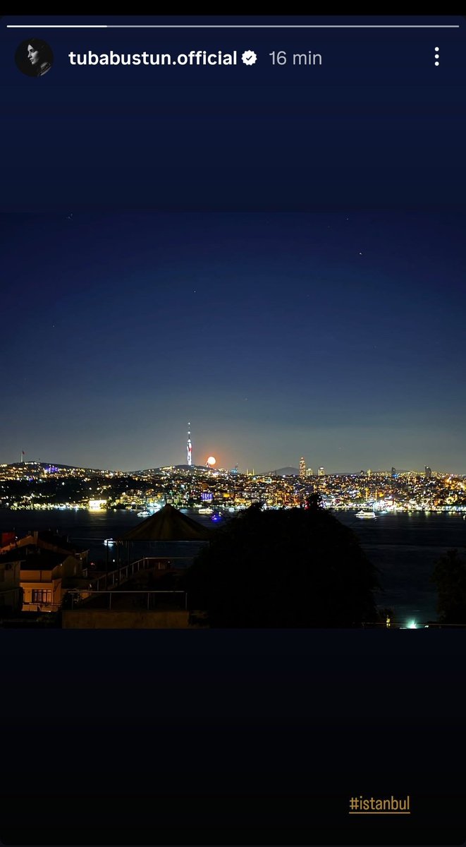 Pues lo que dije esta mañana 😏: Admiramos la belleza de Estambul a través de los ojos de Tuba 😍. Ella comparte con sus seguidores lo hermosa que es su ciudad 🥰. 
#TubaBüyüküstün ❤️