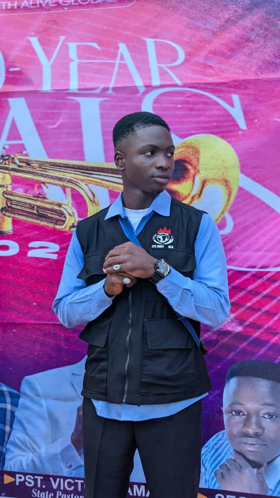 All These Ton Maxis don shutup 🙋‍♀️🎤

Dey use yapping dey hold body 😂😆😂

I drop mic 🎤 
GN  😂