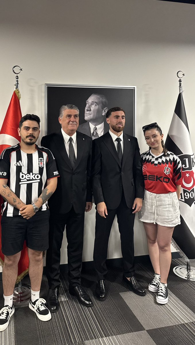 Beşiktaş başkanımız Sayın Serdal Adalı’nın misafirperverliği için teşekkür ederiz. Yuvana hoş geldin iyi ki geldin Orkun Kökçü 🦅 Bu fırsatı bize sunan canım babam <a href="/kelkitlioglumrt/">Murat Kelkitlioğlu</a>’a ayrıca teşekkür ederim ❤️