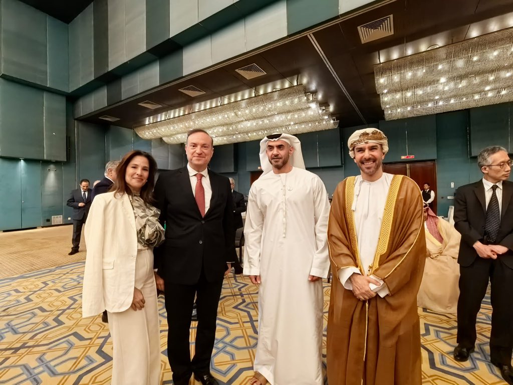 اقام عميد السلك الدبلوماسي بالرياض، سعادة سفير جيبوتي ضياء الدير بامخرمة، حفل كوكتيل بمناسبة انتهاء ولاية رئيس المجموعة العربية، سفير لبنان فوزي كباره، قدّم له فيها درع تقديري بحضور معظم السفراء المتواجدين بالرياض وممثل المراسم الخارجية السعودية.