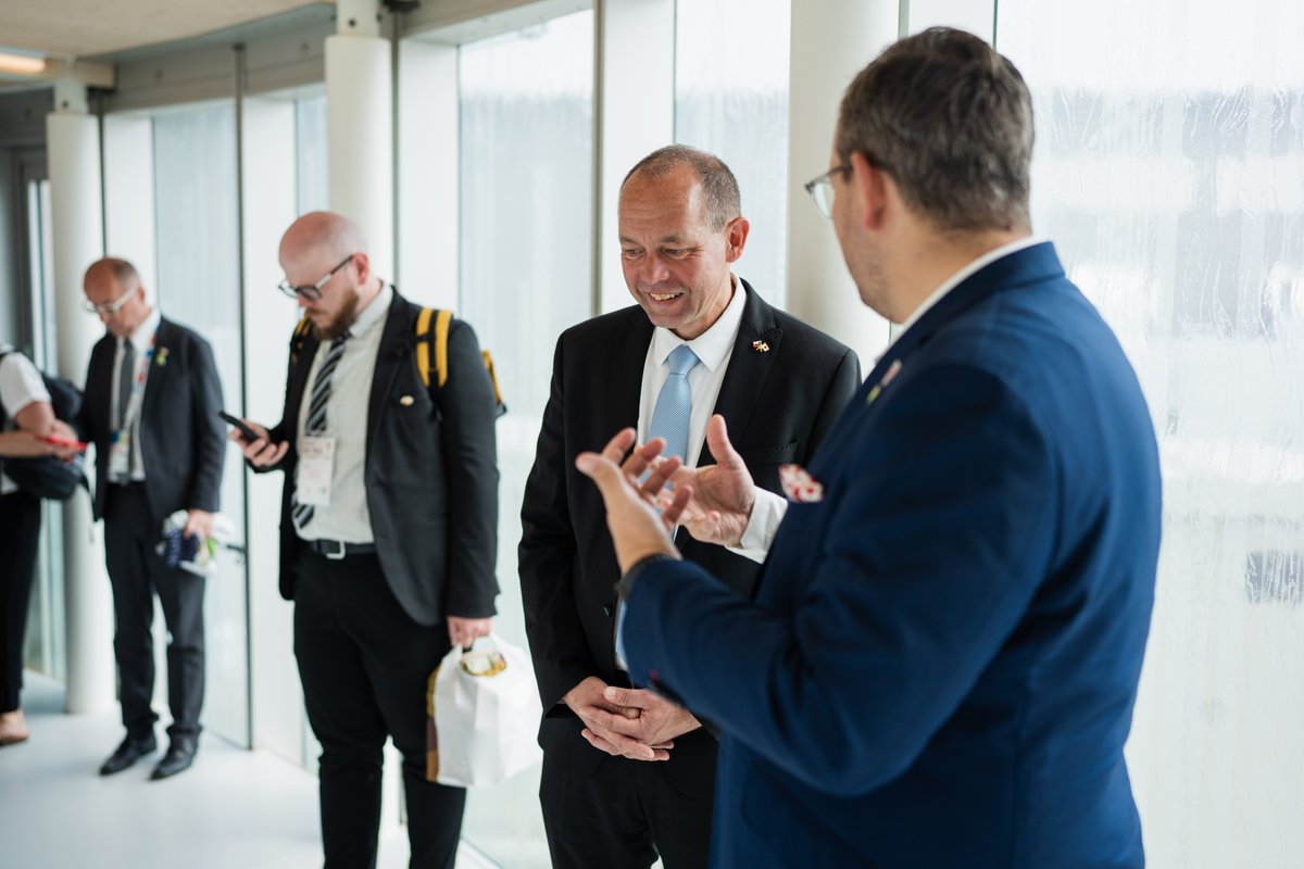 expo2025czechia's tweet image. Minister @kulhanek_p launched Autonomous Technologies Week at the Czech Pavilion 🇨🇿
Showcasing Czech innovation – from electric formula cars to underwater drones and VR simulations. Smart tech with a mission.
#EXPO2025 #CzechPavilion