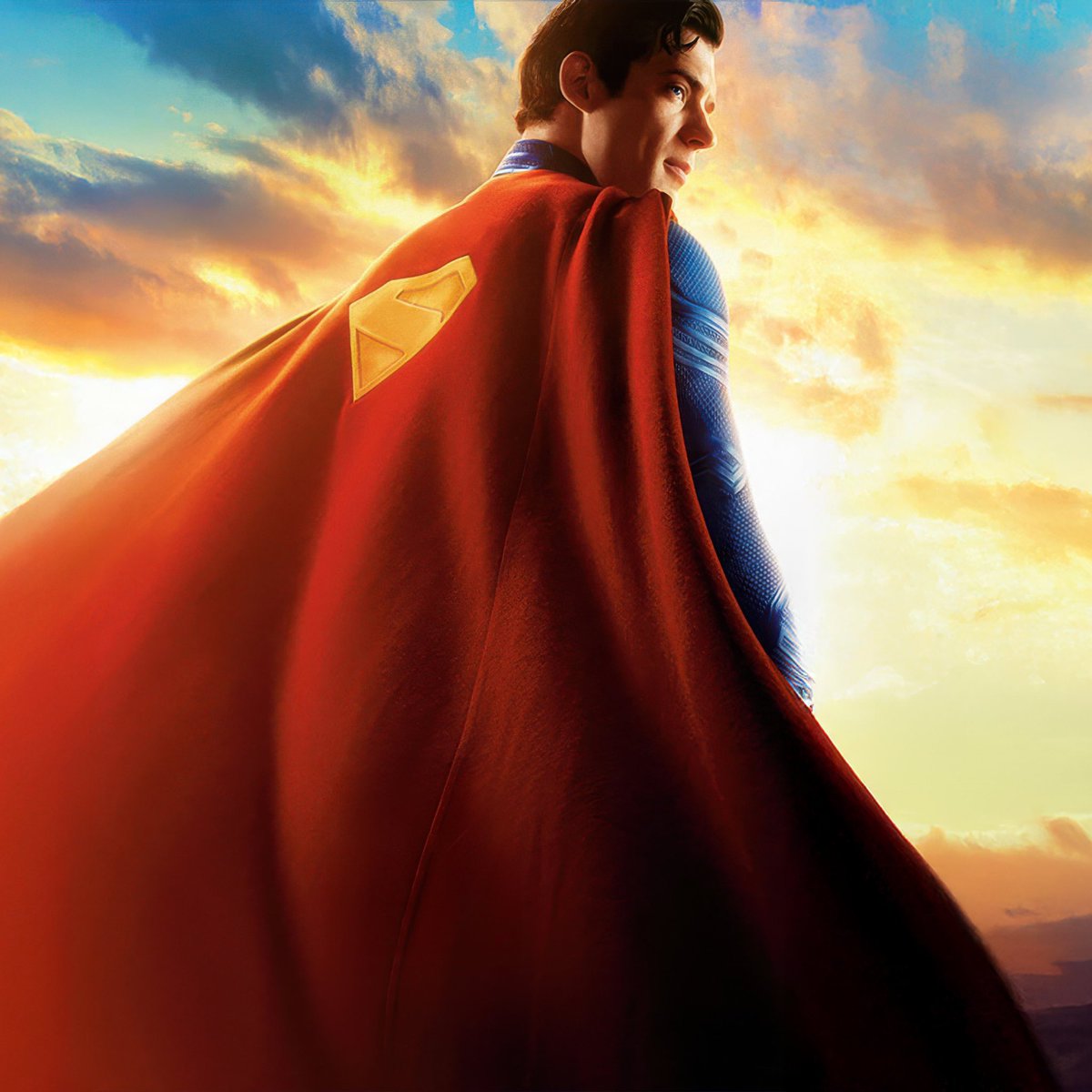 رسمياً🚨|| فيلم Superman حقق 217 مليون دولار عالميًا في عطلة نهاية الأسبوع الافتتاحية.

وهو أكبر افتتاح لفيلم منفرد لشخصية سوبرمان على الإطلاق.