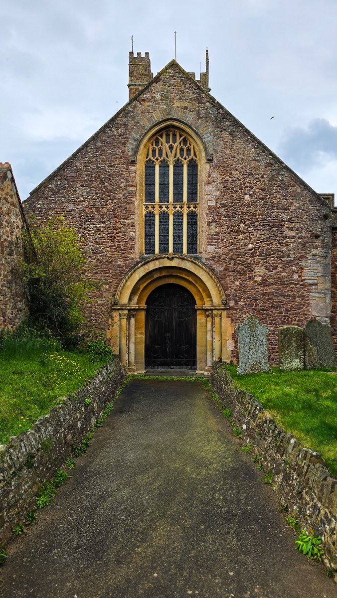 Dunster_Info's tweet image. The West Door of St George’s Church in Dunster is a sight rich in history and tradition.
Typically reserved for special occasions, this main entrance is one of the church’s oldest features — originally Norman in design, though carefully restored in the 1860s.
#Dunster