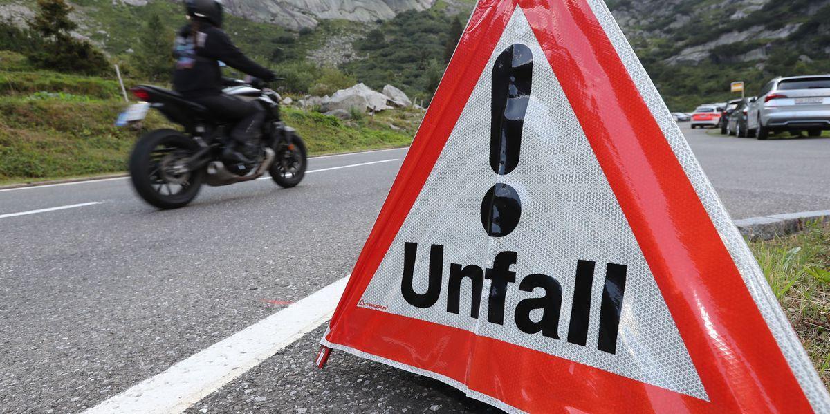 Die Unfallzahlen steigen, der Druck wächst: Das Bundesamt für Strassen prüft ein Fahrverbot für Motorrad-Neulenker bis zur praktischen Grundschulung. tagesanzeiger.ch/motorradunfael…