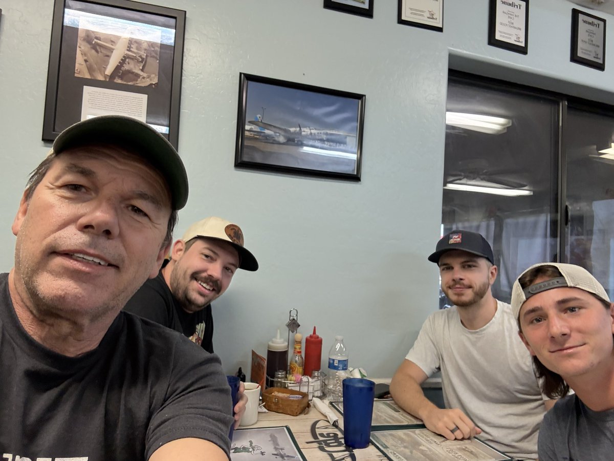 CaptBob_Nomadic's tweet image. Leg 2 of:
🌟 Pat & Tyler’s Excellent Adventure!
Chandler, AZ - El Paso, TX
Watch the journey on @flightradar24 using the tail # N14033
@SteveNomadic