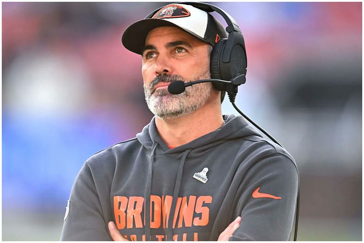 The Browns' QB race is heating up as Stefanski’s silence causes locker room tension. With four QBs in the mix, leadership clarity is crucial to avoid internal chaos.

#ClevelandBrowns #NFL2025 #QBControversy #ShedeurSanders #KevinStefanski #NFLDrama