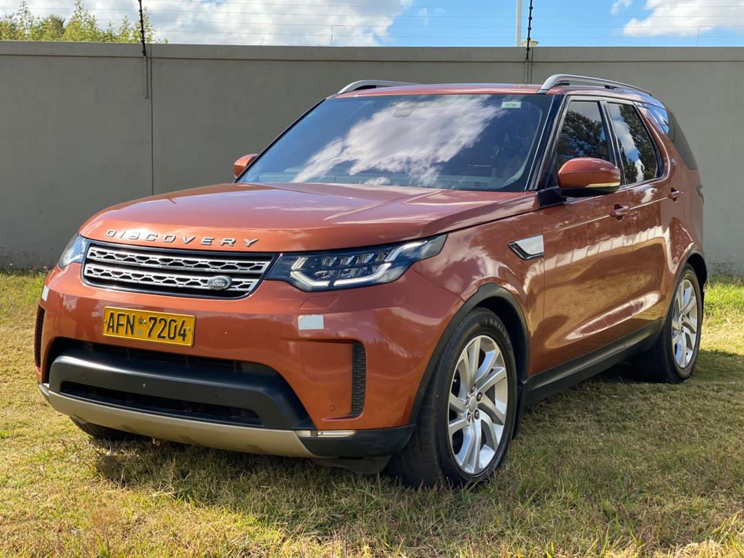 Land Rover Discovery 5
Exclusive Edition 
Smart and Clean
Powerful
Full house leather
SD
Diesel Automatic
$37000
Open for swap
+263784984104