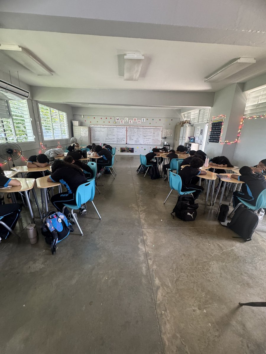 JulevelynMarie's tweet image. Hello, I'm a middle school math teacher in Puerto Rico 🇵🇷 I share my wish list with several essential items for the classroom, my students and for me. I will be grateful for any contribution or donation you make. Thank you! #clearthelist shorturl.at/YO0yP