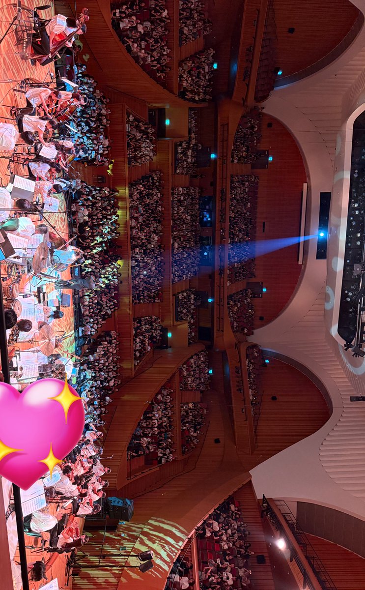 동생찬스로 보고왔어연…