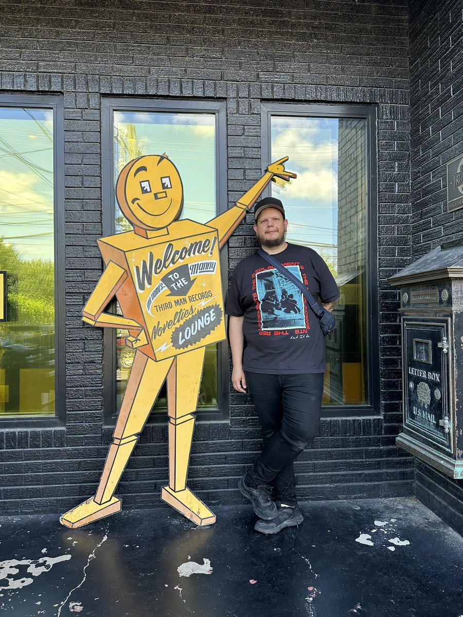 inmemoryofthom's tweet image. Found a little time for some rock tourism in Nashville yesterday now I’m heading down to Birmingham to play at Saturn. Sadly Malevich will not me joining me the next couple nights