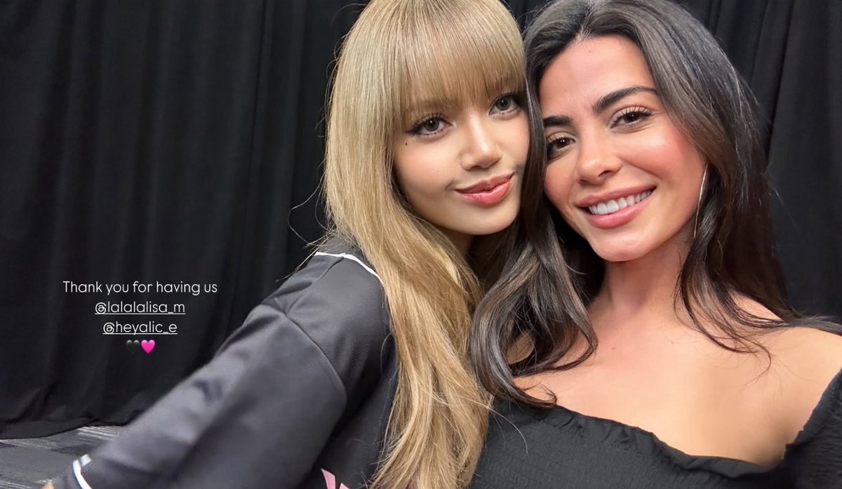#LISA with emeraude &amp; Isis King 

LISA CHARMS SOFI STADIUM
#DEADLINEinLA_LISA
#BLACKPINK_DEADLINE