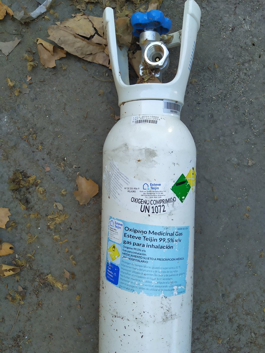 Birradegossos's tweet photo. La recollida de #voluminosos a #Viladecans, requereix una mica d'oxigen 😉😅 https://t.co/YXoIzotB0F
