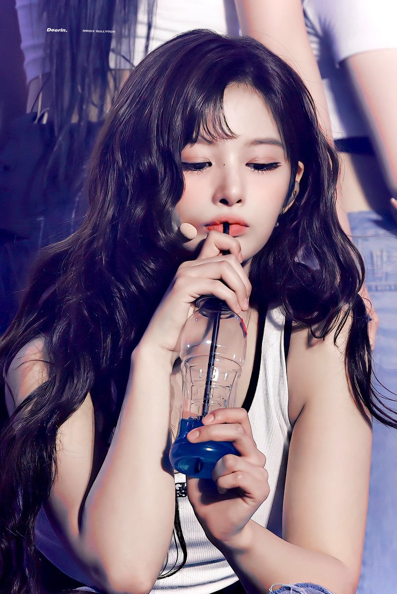 #SULLYOON #엔믹스
#NMIXX #설윤
250712 HQ
밤비 (՞ . .՞)𓈒𓂂𓏸♡ 🐬🧊