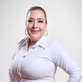 🚨 Atentan contra la alcaldesa de Cuitzeo, Michoacán.

Sujetos armados abrieron fuego contra Rosa Elia Milán en un restaurante de carretera. Ella y sus dos escoltas resultaron heridos.
➡️ La presidenta municipal fue alcanzada por una bala.
➡️ Aún se desconoce el estado de los