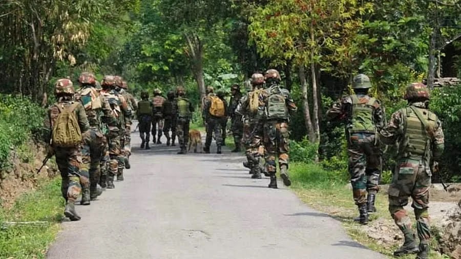 MusawarYDF's tweet photo. #ULFA on Sunday claimed that attacks by #Indian security forces using drones and missiles on their camps inside #Myanmar killed three of its leaders and injured more than 20 others. #MyanmarStrikes https://t.co/4amfwcdFt6