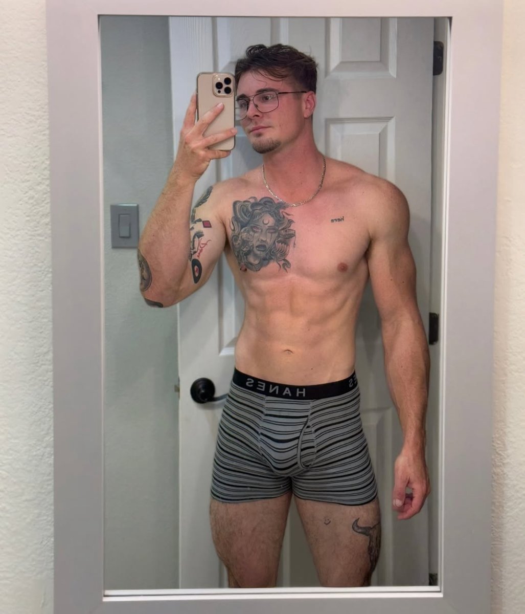 Comment "Me" and I'll DM you a 🌶️ pic
(turn on allow message requests)