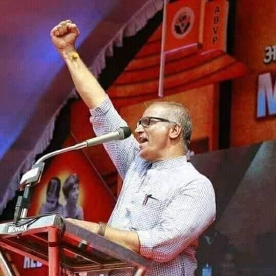 वामपन्थी हिंसा के शिकार हुए दोनों पैरों के कट जाने के बाद भी बिना डरे कृत्रिम पैरों के सहारे निरंतर राष्ट्र सेवा में समर्पित मास्टर सदानंद जी का राष्ट्रपति जी द्वारा राज्यसभा के लिए मनोनीत किया जाना वास्तव में सम्पूर्ण राष्ट्र के लिए गर्व का विषय है।
अभिनन्दनीय निर्णय।