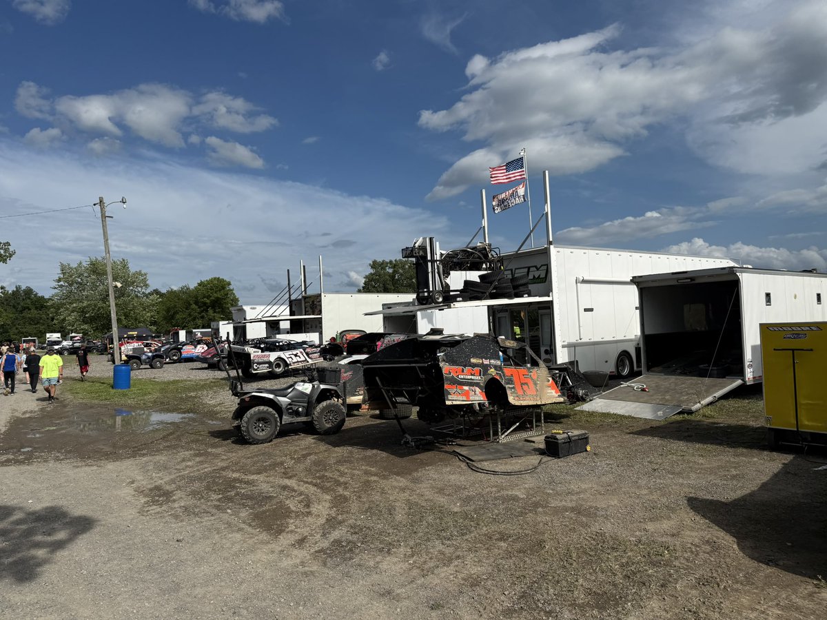 thebriansmith's tweet image. I’m not sure what happened. I went to my first @SummerNationals race @OakshadeRaceway last night and hung out with @ChasKrall for a while and somehow woke up like this saying Terbo got screwed. Am I a Late Model guy now or will this wear off?
