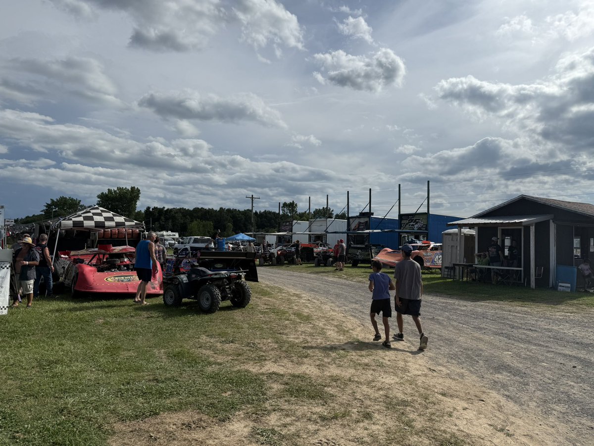 thebriansmith's tweet image. I’m not sure what happened. I went to my first @SummerNationals race @OakshadeRaceway last night and hung out with @ChasKrall for a while and somehow woke up like this saying Terbo got screwed. Am I a Late Model guy now or will this wear off?