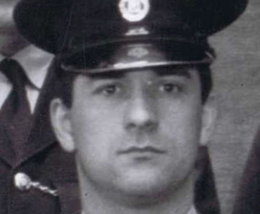 westmidspolfed's tweet image. 🕯 IN MEMORY
West Midlands PC Jeffrey Barnes died on this day 39 years ago.
Jeffrey, who was 43, was travelling to a motorcycle refresher course when he died in a road accident on 21 July 1986.