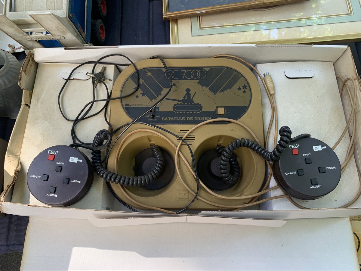 Belle découverte dans un vide-grenier : World of Tanks n’a qu’à bien se tenir… 

(Poke <a href="/Leo_PeriaPeigne/">Léo Peria-Peigné</a> <a href="/blablachars/">Blablachars</a>)