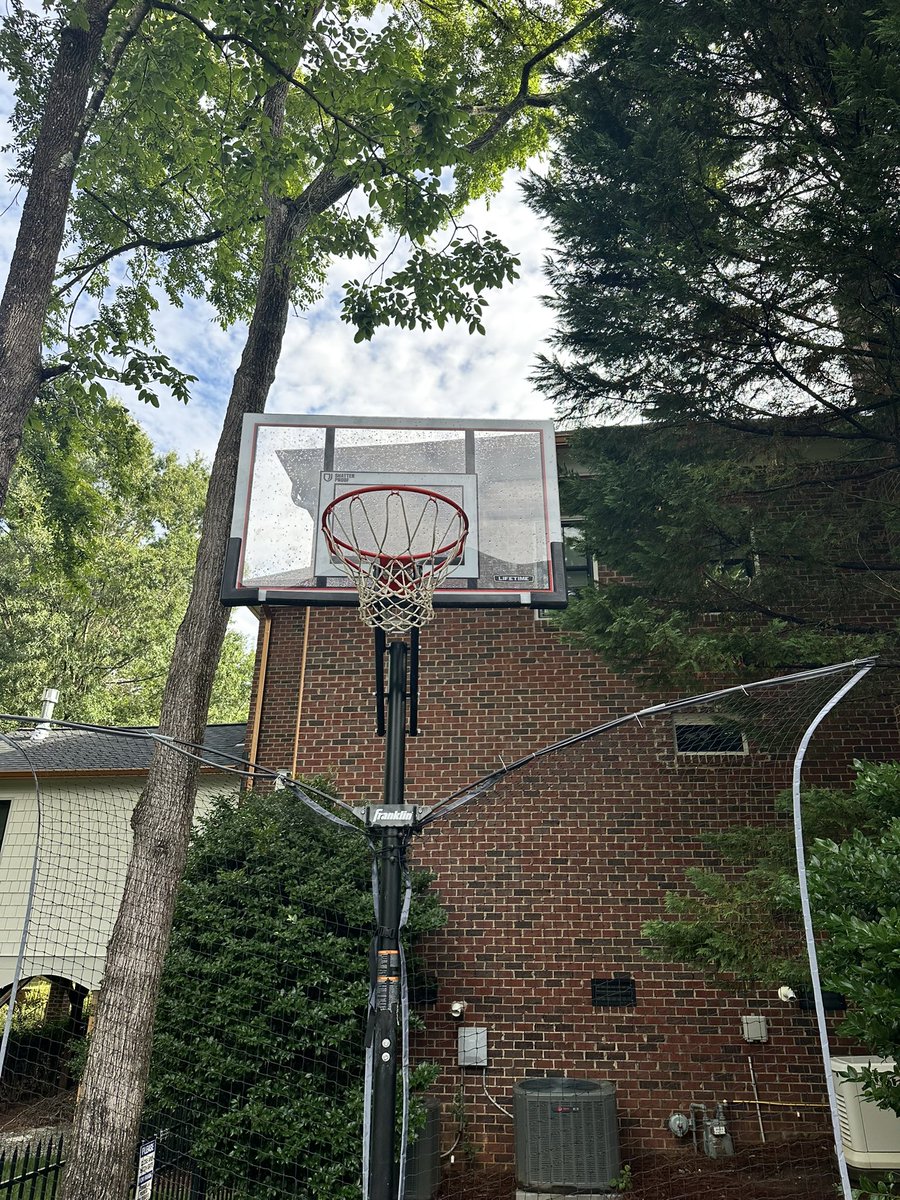 GameShotsBB's tweet image. Morning Hoops on outside Hoops
One great individual shooting session
Great small group working on
1️⃣finishing while being defended &
2️⃣decision making in the paint
Work in the summer shows up in the winter.