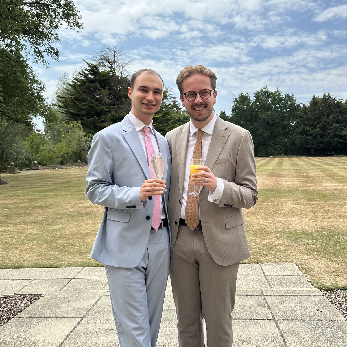 Thank you to Baroness Laing for addressing our Summer Lunch 🌻🌸 at the Lawns. A great friend to our Association in Southend West &amp; Leigh. 

We had a delightful afternoon and leave with a renewed enthusiasm to turn Southend blue again!
