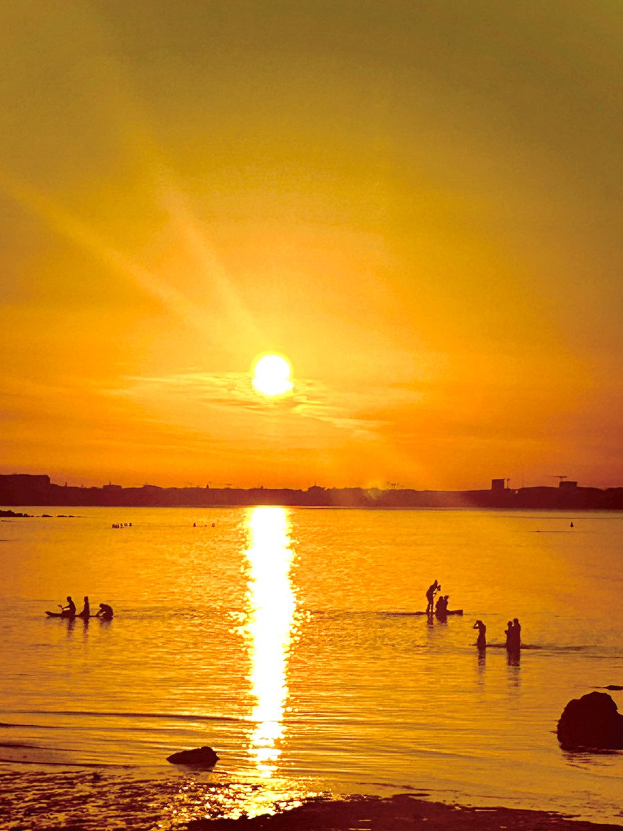 Sun-drenched, Seapoint beach. 🧡☀️