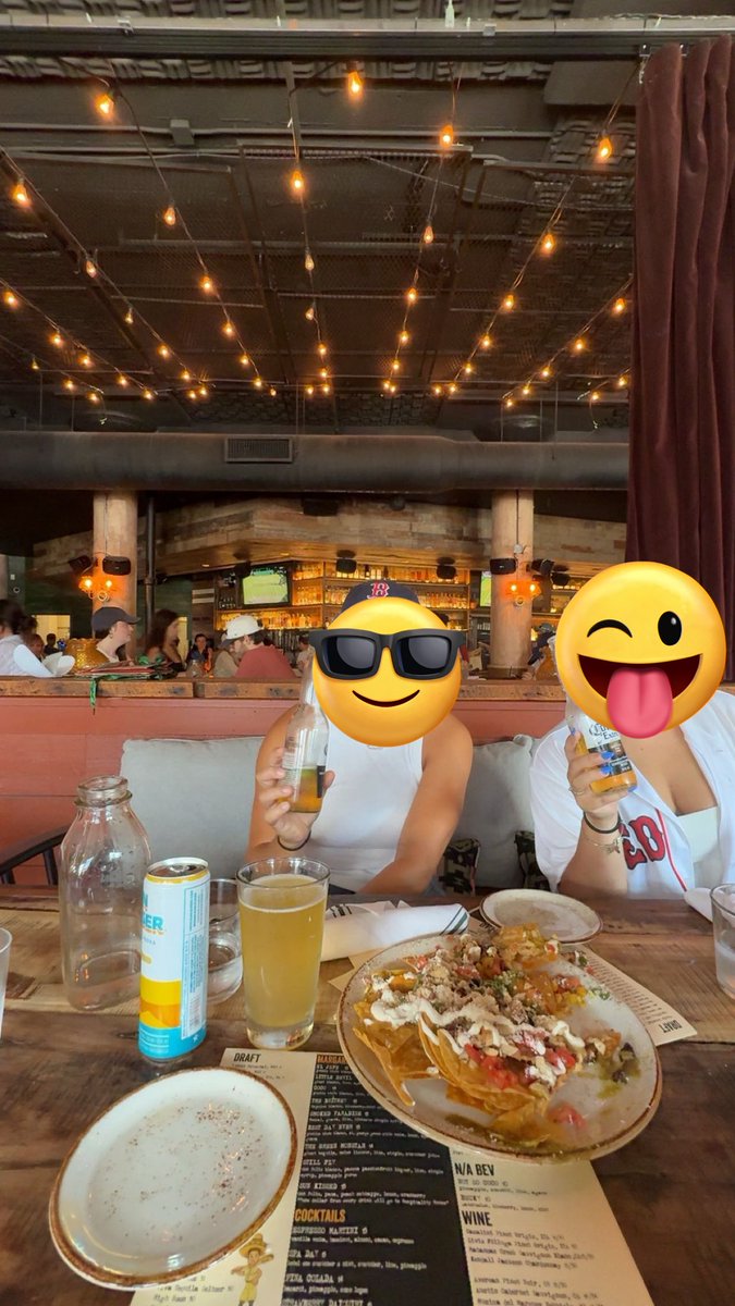 tappedinpierre's tweet photo. Up and moving at loco before the Sox. The Sox’s are the balls! #soxML https://t.co/jrdENyhwL1
