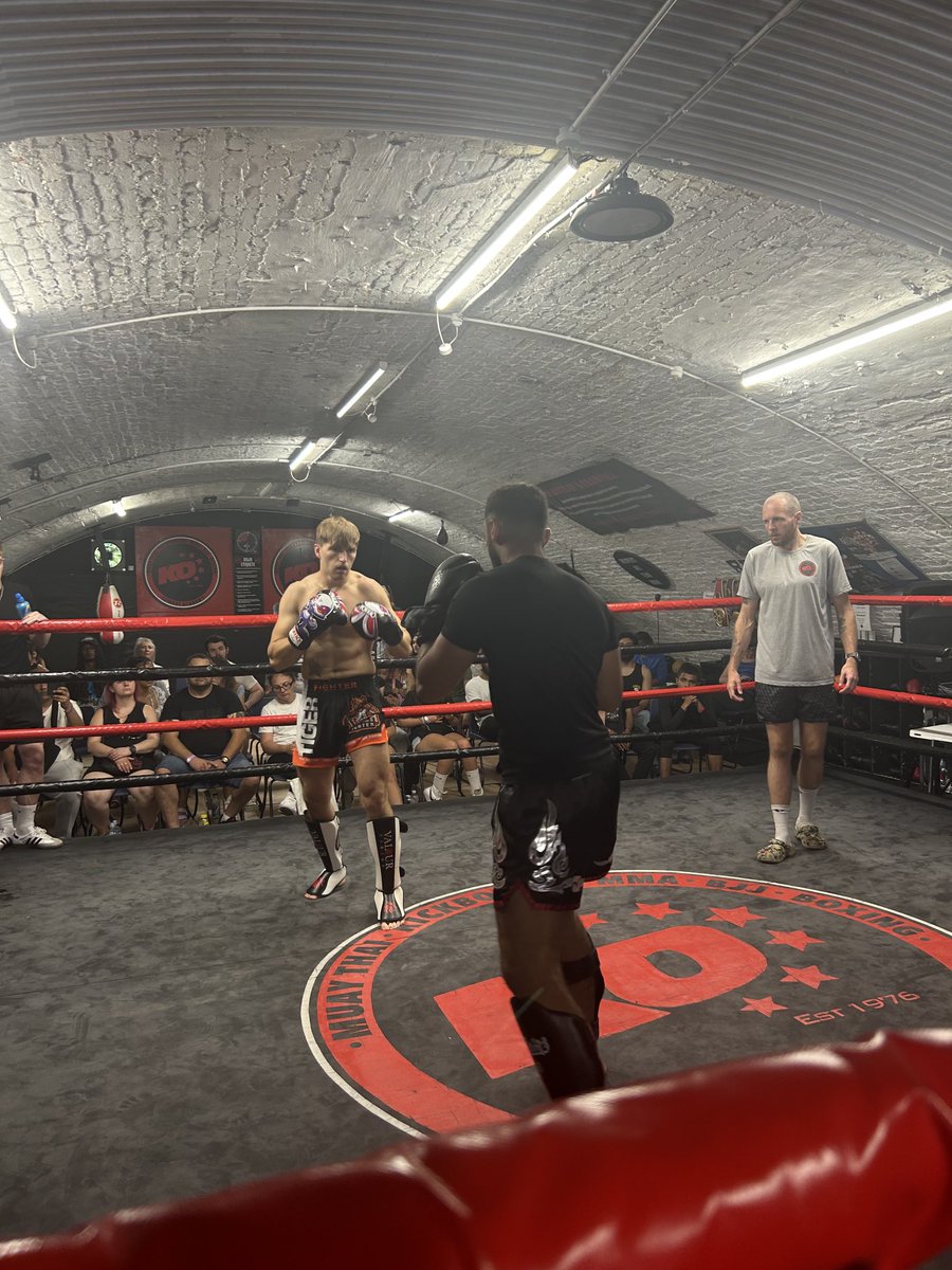 mbquane's tweet image. Enjoyed a great day #InterClub at KO Academy 🥊 Some Amazing fights today ! Also photographed with Kru Bill ex Muay Thai World Champion.
I used to train under Kru Bill over Twenty years ago at he’s club in East London. #MuayThai #KOAcademy
