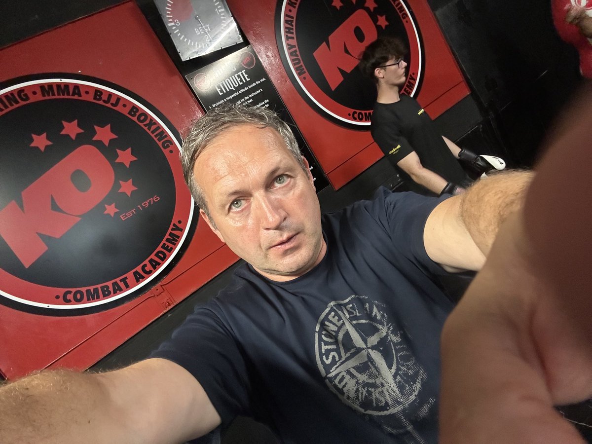 mbquane's tweet image. Enjoyed a great day #InterClub at KO Academy 🥊 Some Amazing fights today ! Also photographed with Kru Bill ex Muay Thai World Champion.
I used to train under Kru Bill over Twenty years ago at he’s club in East London. #MuayThai #KOAcademy