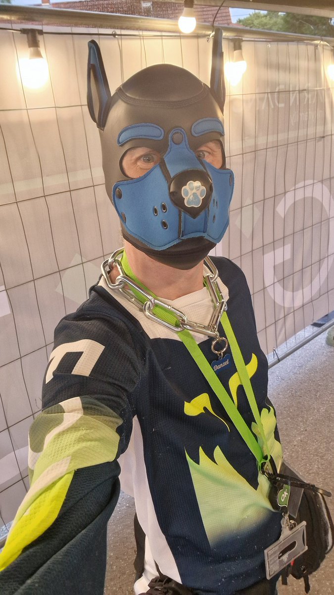 Service announcement: Due to things that happened last weekend, adding up to the things already going on, I will not be actively acting on socials or so📛. If you really need me, call me.
Will sometimes appear online and/or at some places, but pls do gentle with me🙏
Pls do take