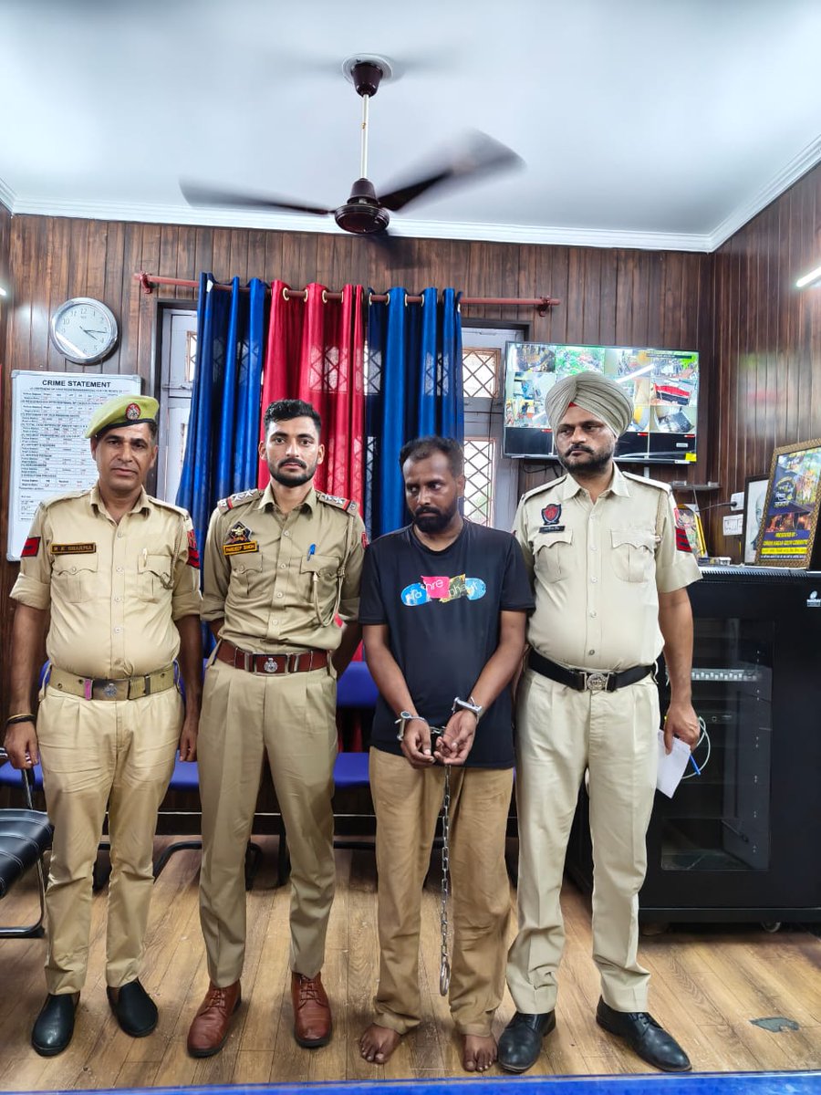 Police Station Bagh-e-Bahu, Jammu arrested murder accused Gurbachan Singh of Ludhiana, Punjab, wanted in a case registered at P/S Sadar Ludhiana. He confessed involvement in a murder committed on 26/06/2025. The accused was handed over to Ludhiana Police.