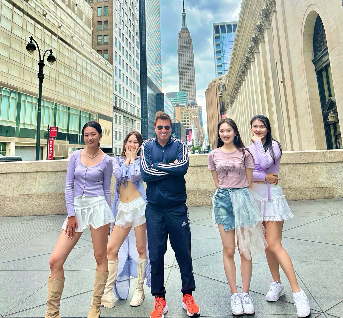 Met a cool dance team in front of Penn Station. Someone asked if I was their coach. 🤣 
So long, NYC. Next stop, MA. 👊😎